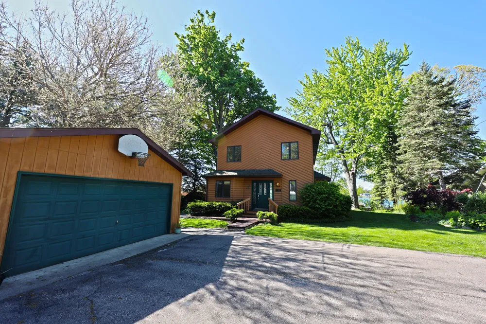 94579 County Road 690 Keeler Township, MI 49047