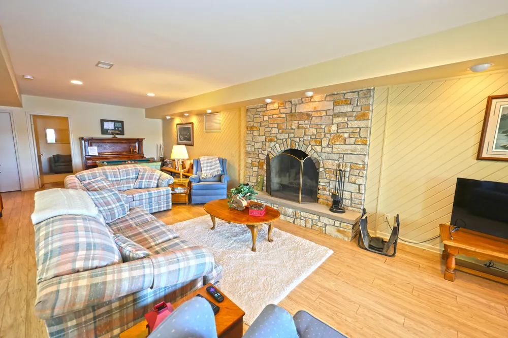 94579 County Road 690 Keeler Township, MI 49047