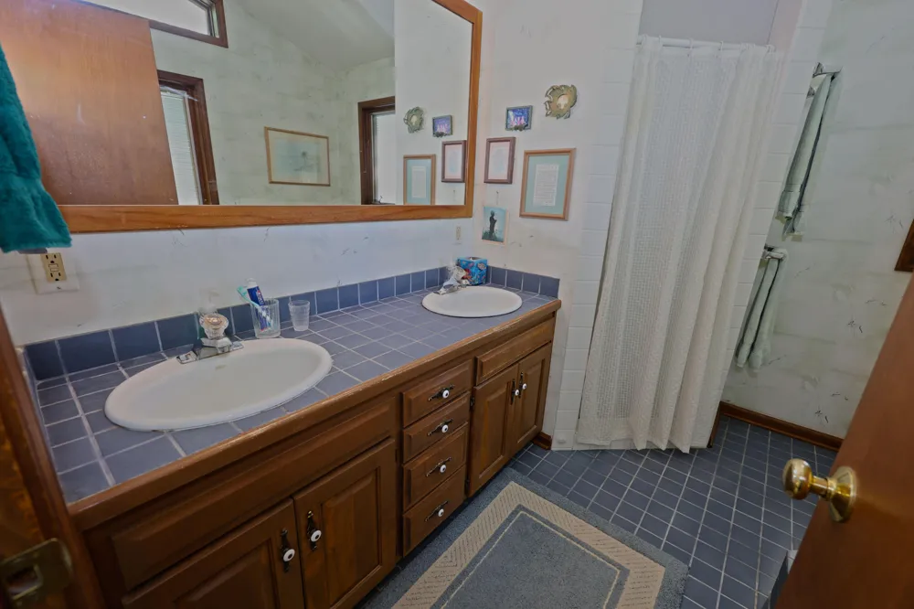 94579 County Road 690 Keeler Township, MI 49047