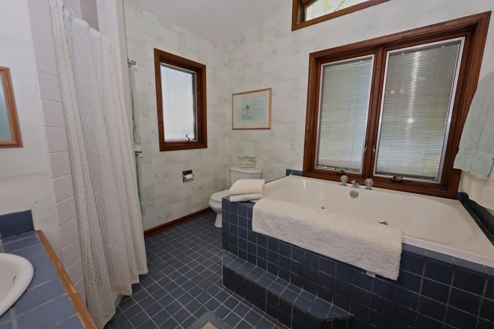 94579 County Road 690 Keeler Township, MI 49047