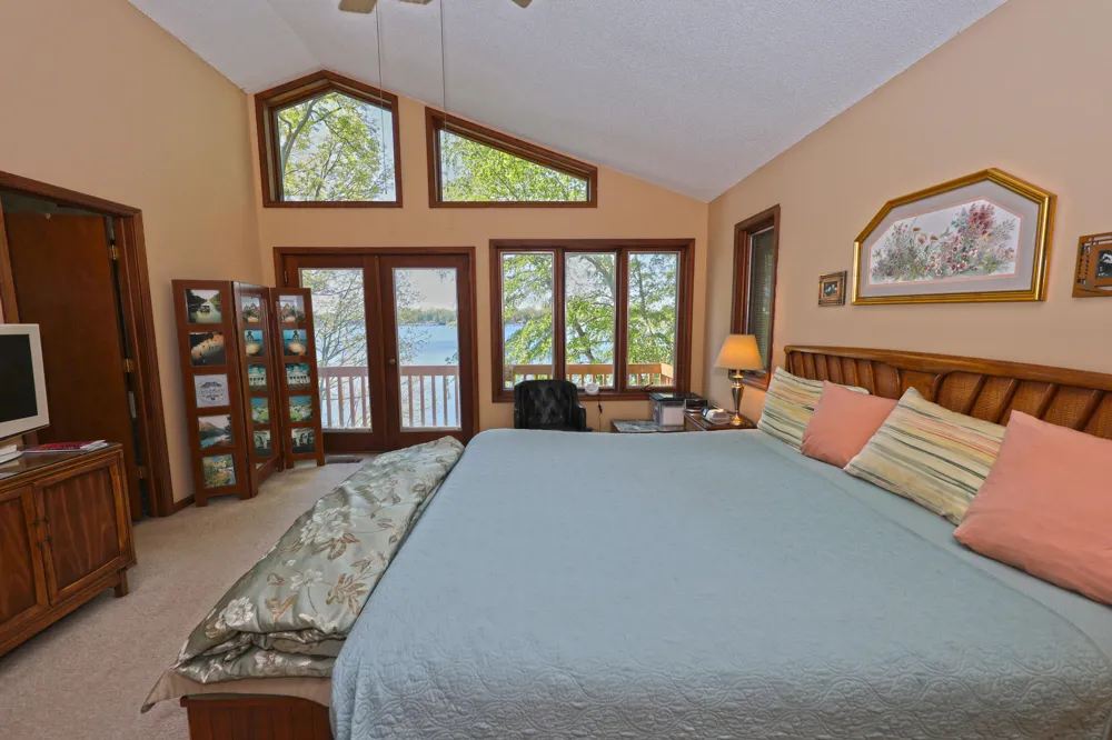 94579 County Road 690 Keeler Township, MI 49047