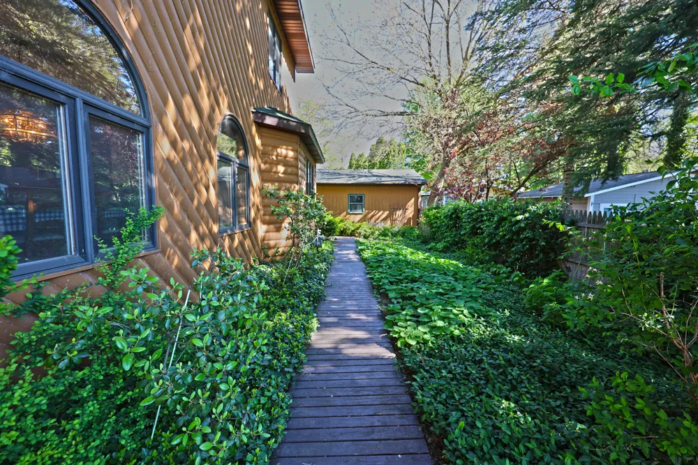 94579 County Road 690 Keeler Township, MI 49047