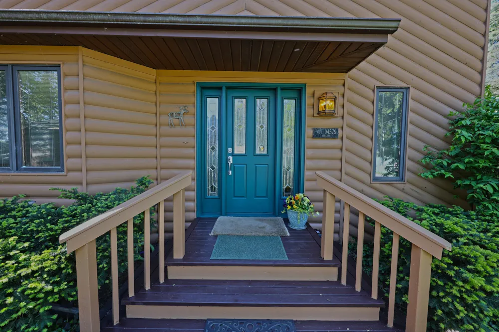 94579 County Road 690 Keeler Township, MI 49047