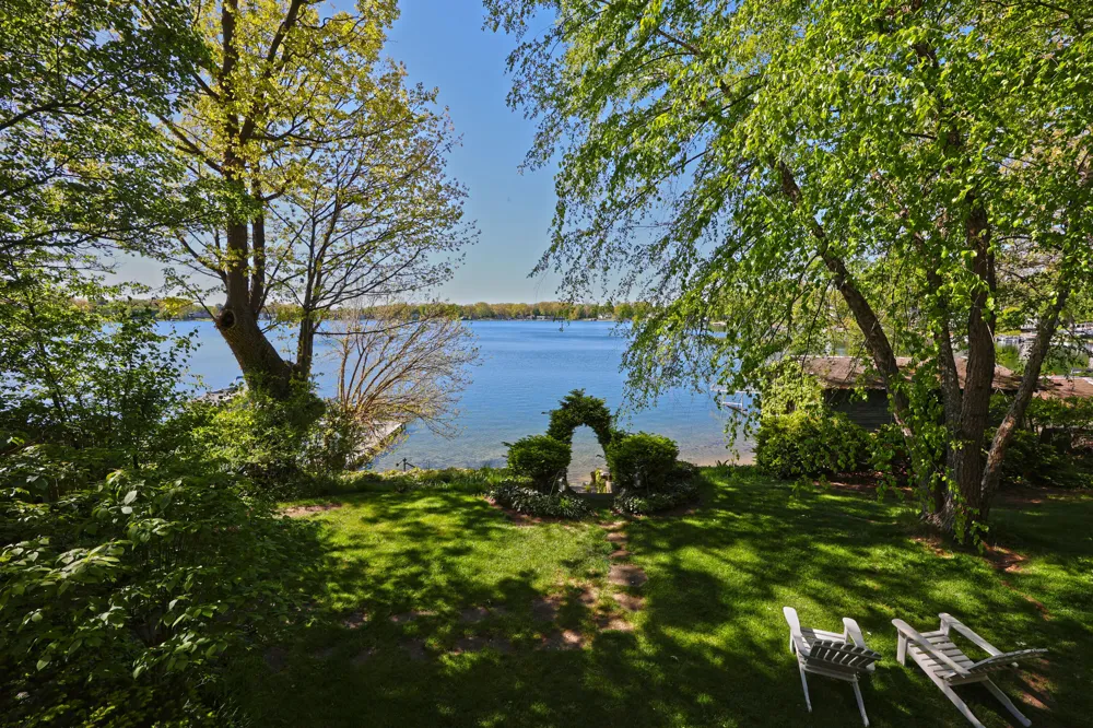 94579 County Road 690 Keeler Township, MI 49047
