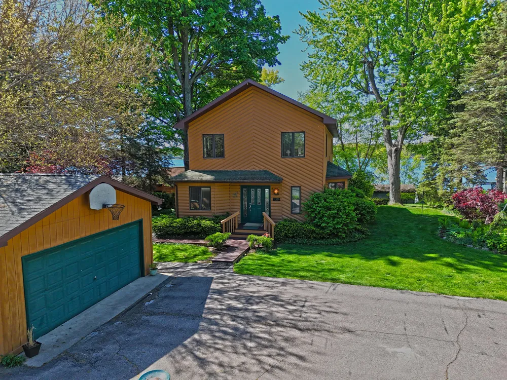 94579 County Road 690 Keeler Township, MI 49047