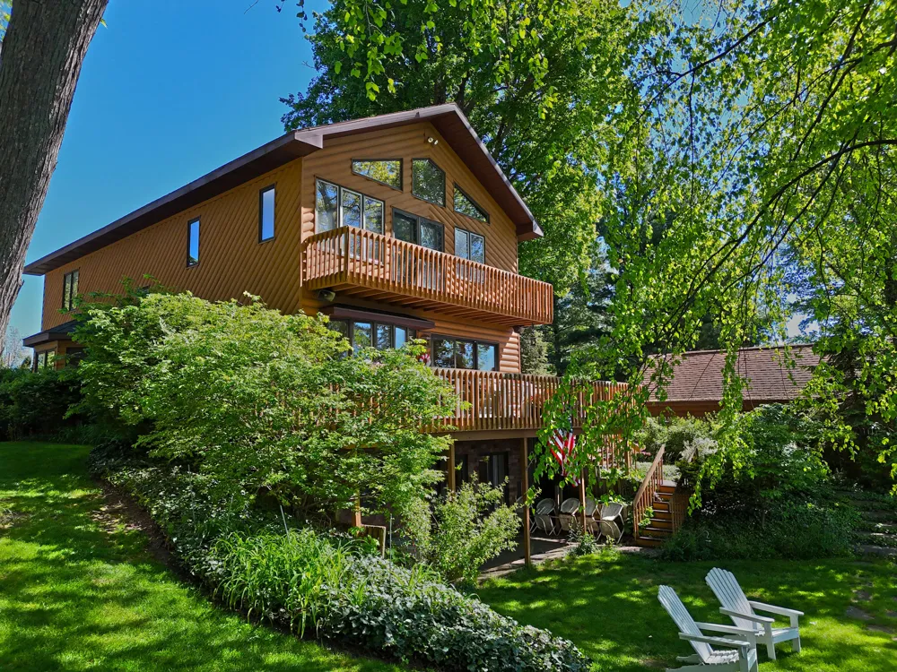 94579 County Road 690 Keeler Township, MI 49047