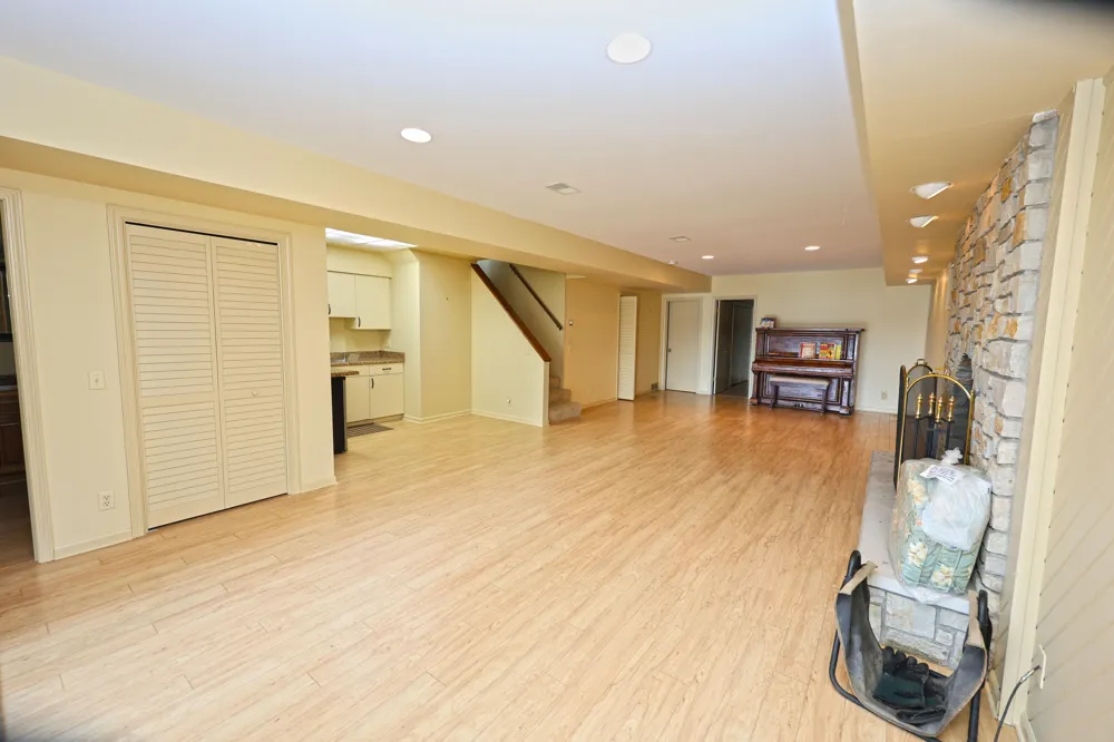 94579 County Road 690 Keeler Township, MI 49047
