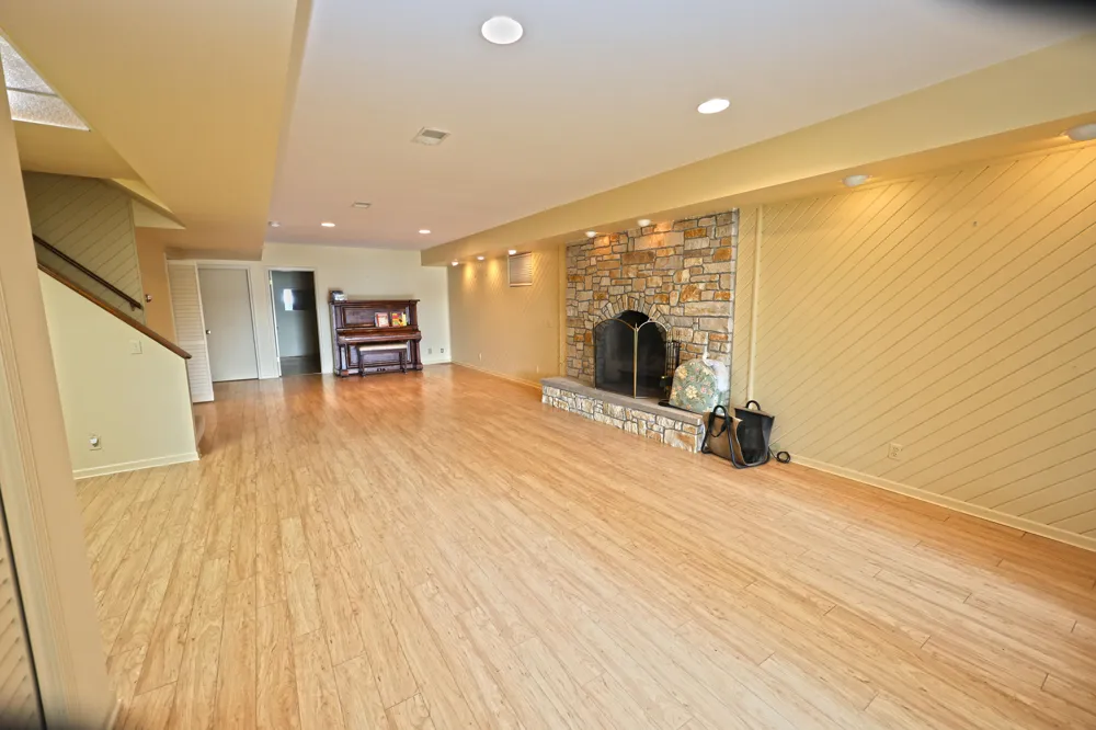 94579 County Road 690 Keeler Township, MI 49047