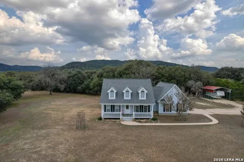 416 CATTAIL RD