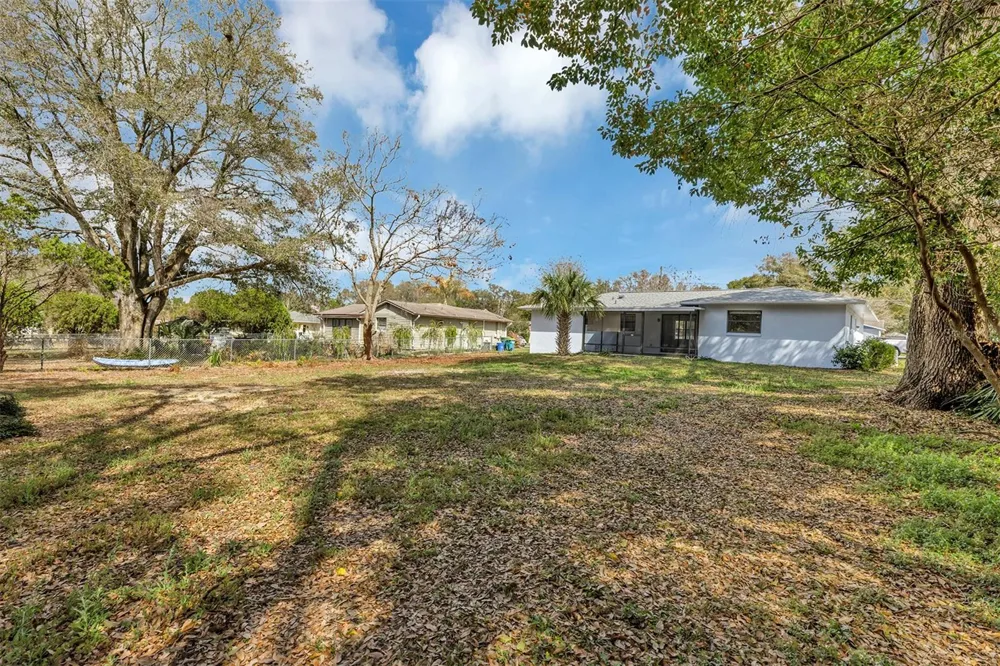 606 THIRD AVENUE Lady Lake, FL 32159