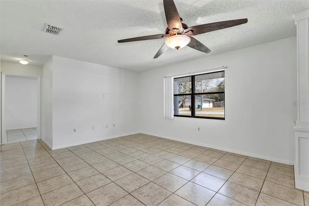 606 THIRD AVENUE Lady Lake, FL 32159