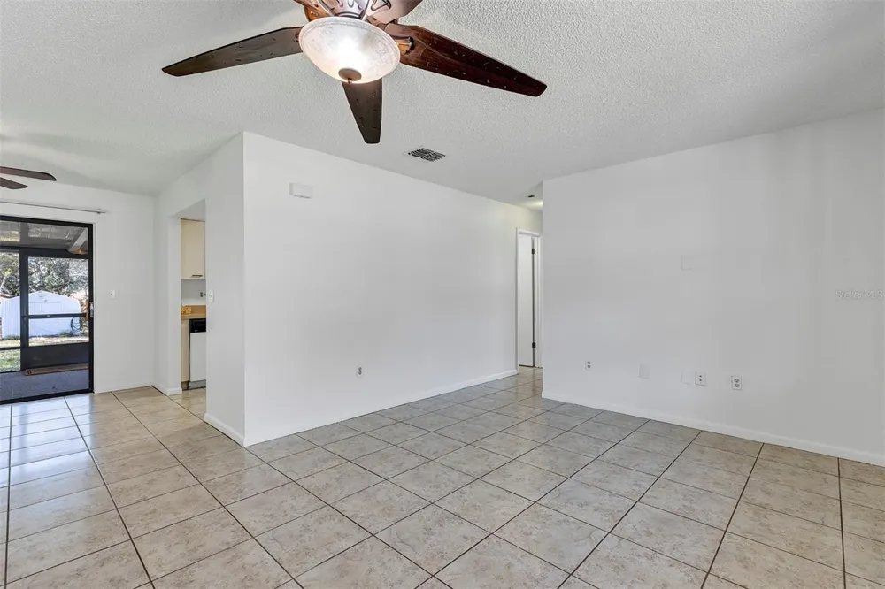 606 THIRD AVENUE Lady Lake, FL 32159