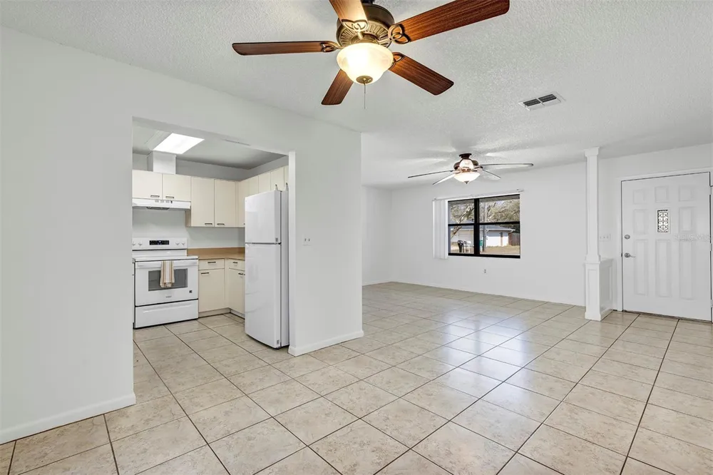 606 THIRD AVENUE Lady Lake, FL 32159