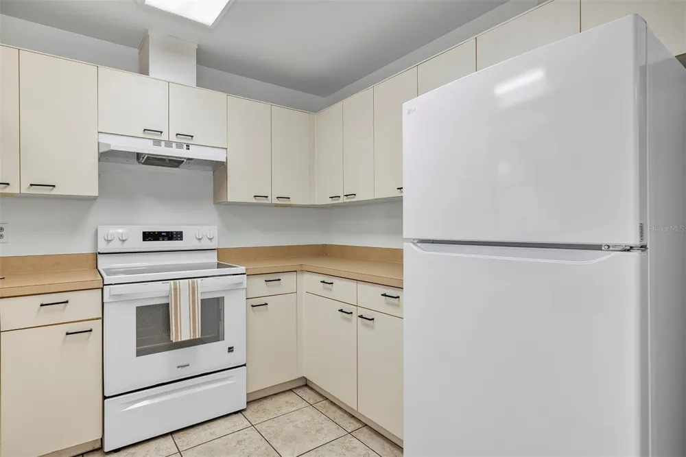 606 THIRD AVENUE Lady Lake, FL 32159