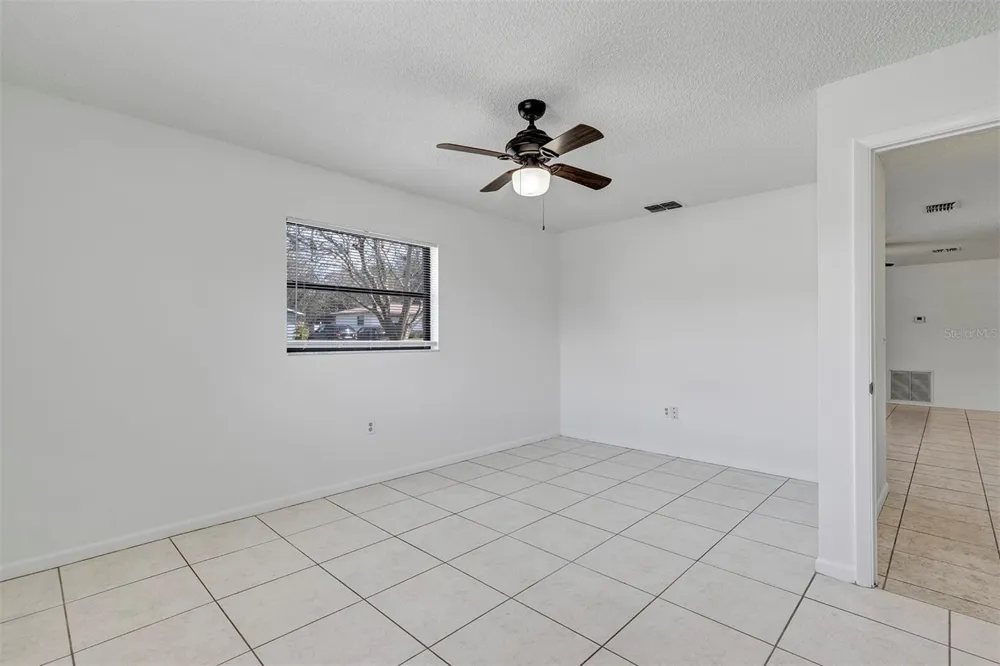 606 THIRD AVENUE Lady Lake, FL 32159
