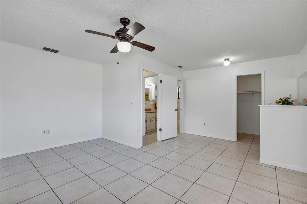 606 THIRD AVENUE Lady Lake, FL 32159