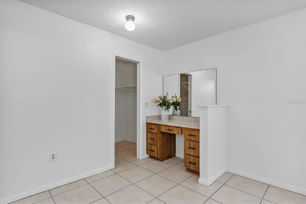 606 THIRD AVENUE Lady Lake, FL 32159