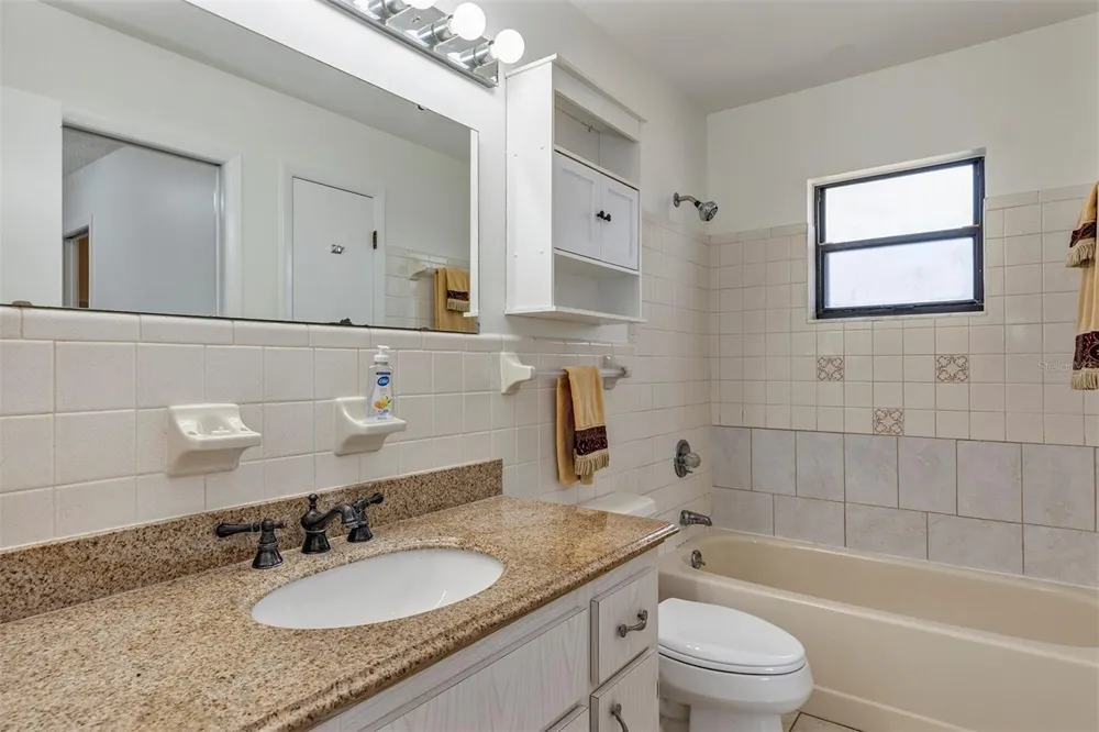606 THIRD AVENUE Lady Lake, FL 32159