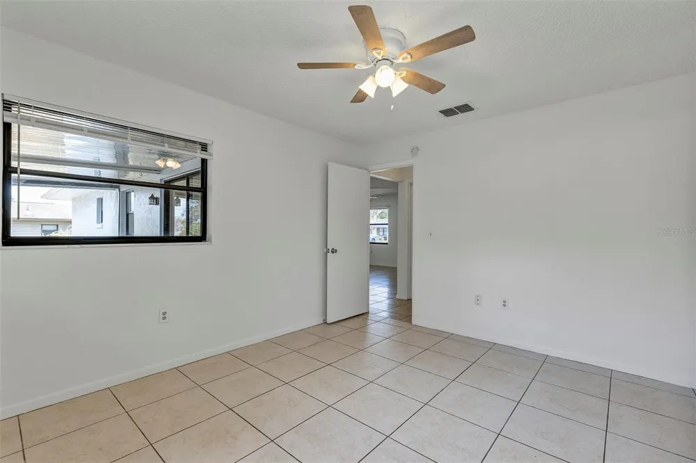 606 THIRD AVENUE Lady Lake, FL 32159