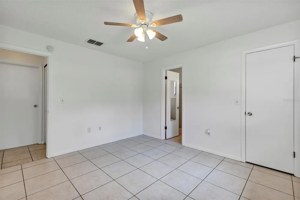 606 THIRD AVENUE Lady Lake, FL 32159