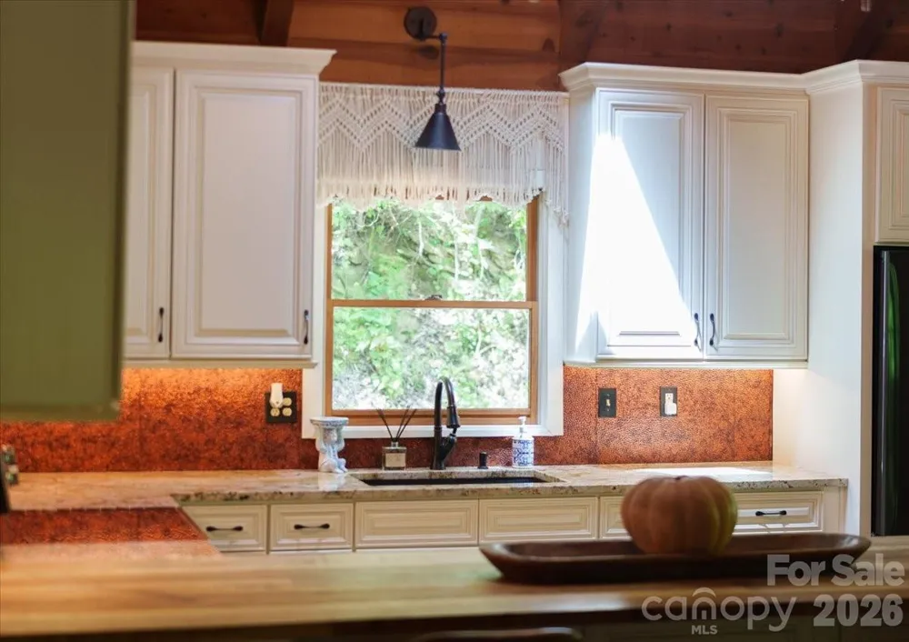 61 Greer Way Mars Hill, NC 28754