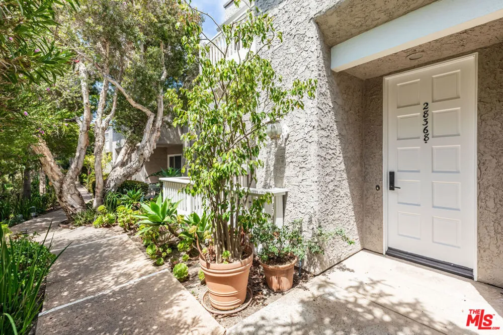 28368 Rey De Copas Lane Malibu, CA 90265