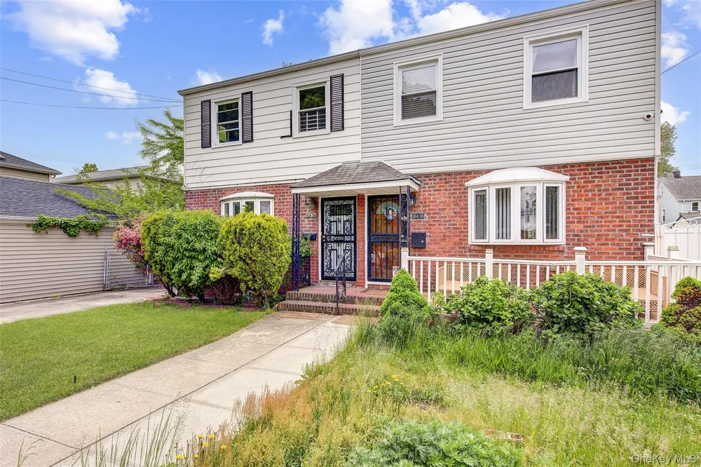 164-38 76th Road Fresh Meadows, NY 11366