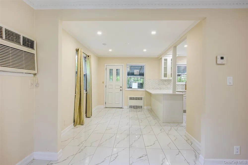 164-38 76th Road Fresh Meadows, NY 11366