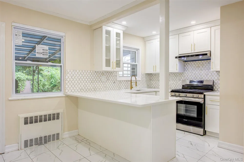 164-38 76th Road Fresh Meadows, NY 11366
