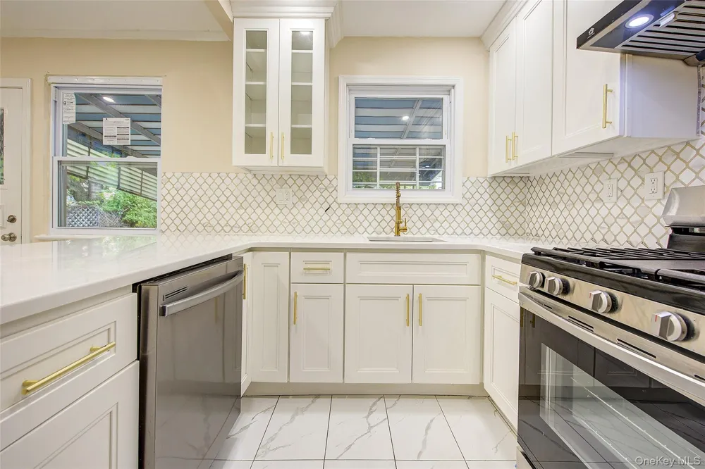 164-38 76th Road Fresh Meadows, NY 11366