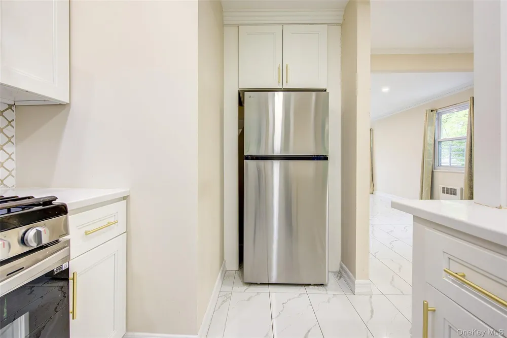 164-38 76th Road Fresh Meadows, NY 11366