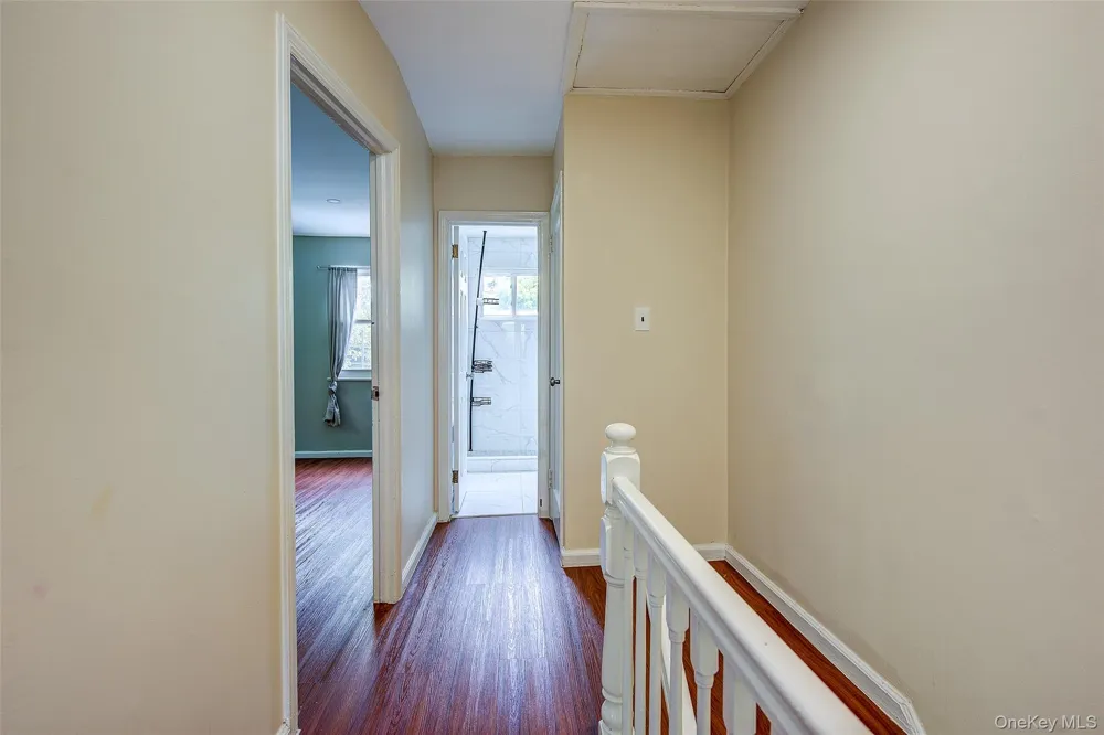 164-38 76th Road Fresh Meadows, NY 11366