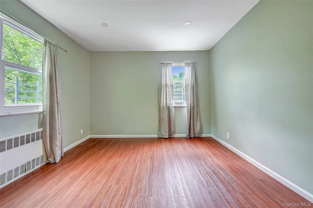 164-38 76th Road Fresh Meadows, NY 11366