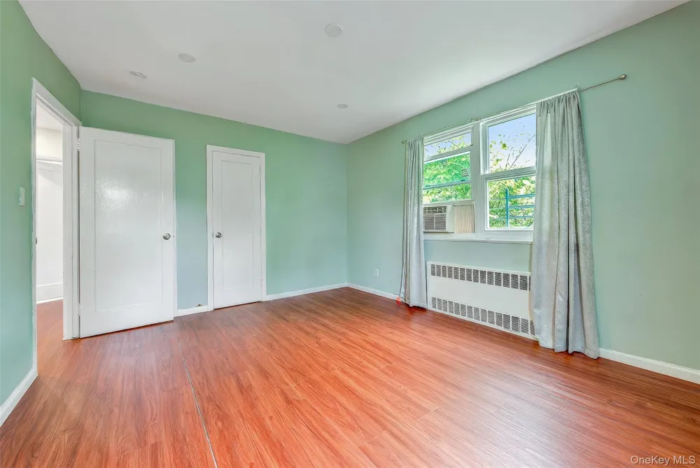 164-38 76th Road Fresh Meadows, NY 11366