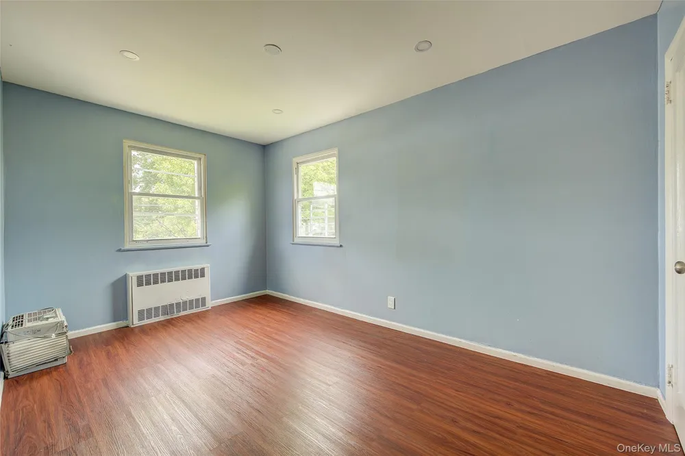164-38 76th Road Fresh Meadows, NY 11366