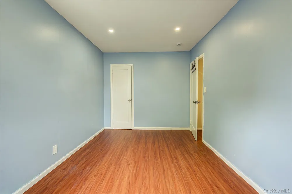 164-38 76th Road Fresh Meadows, NY 11366