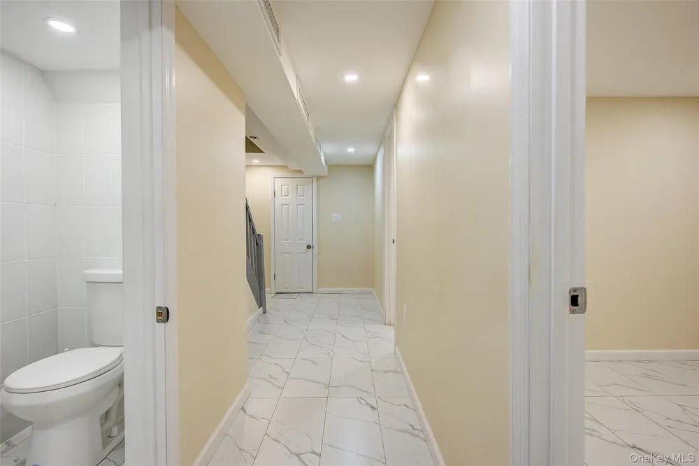164-38 76th Road Fresh Meadows, NY 11366