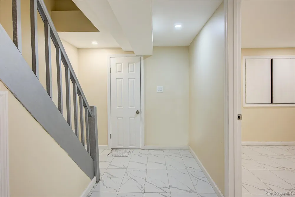 164-38 76th Road Fresh Meadows, NY 11366