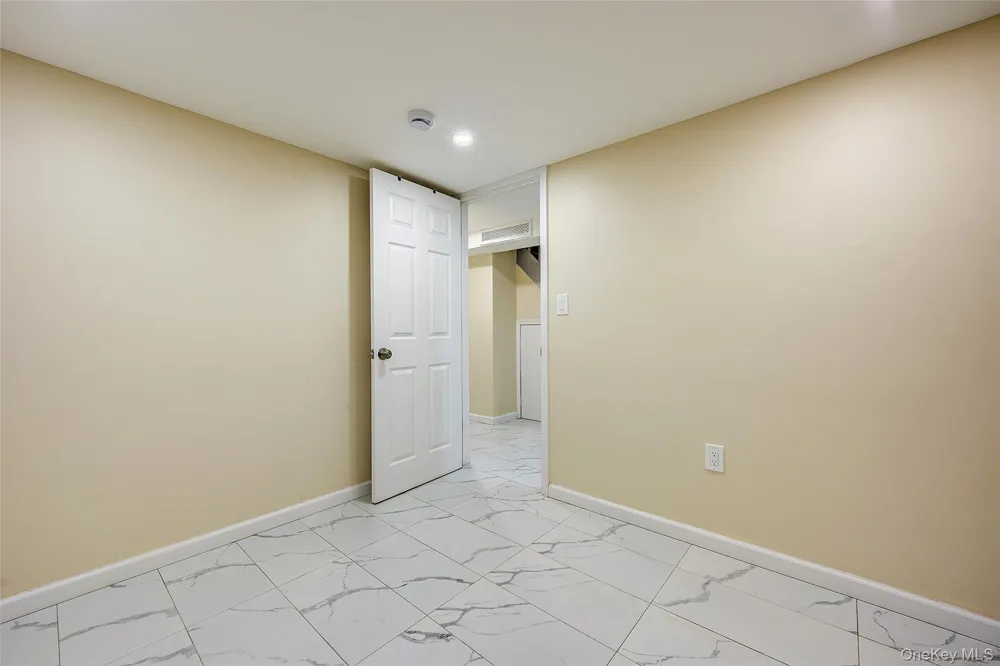164-38 76th Road Fresh Meadows, NY 11366