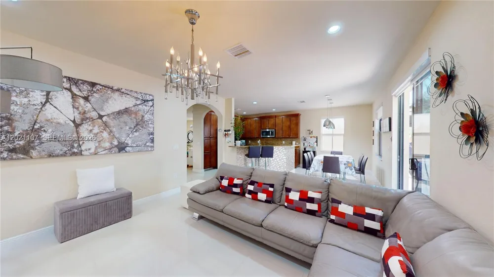 8610 NW 101st Pl Doral, FL 33178