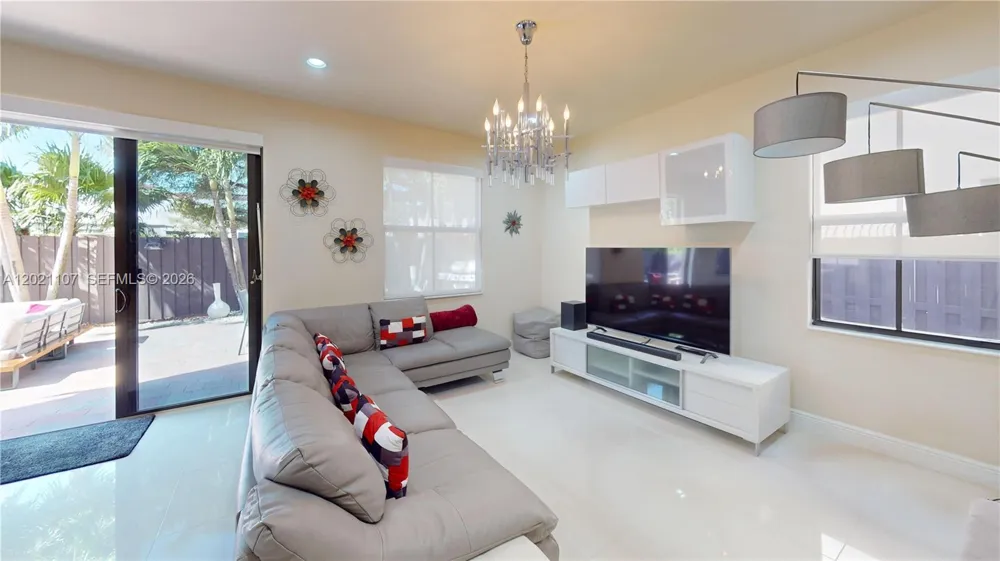 8610 NW 101st Pl Doral, FL 33178