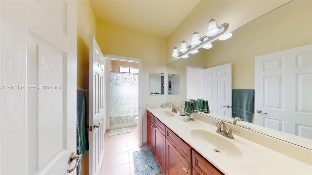 8610 NW 101st Pl Doral, FL 33178