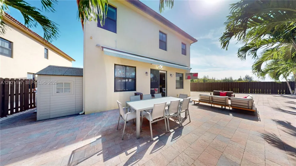8610 NW 101st Pl Doral, FL 33178