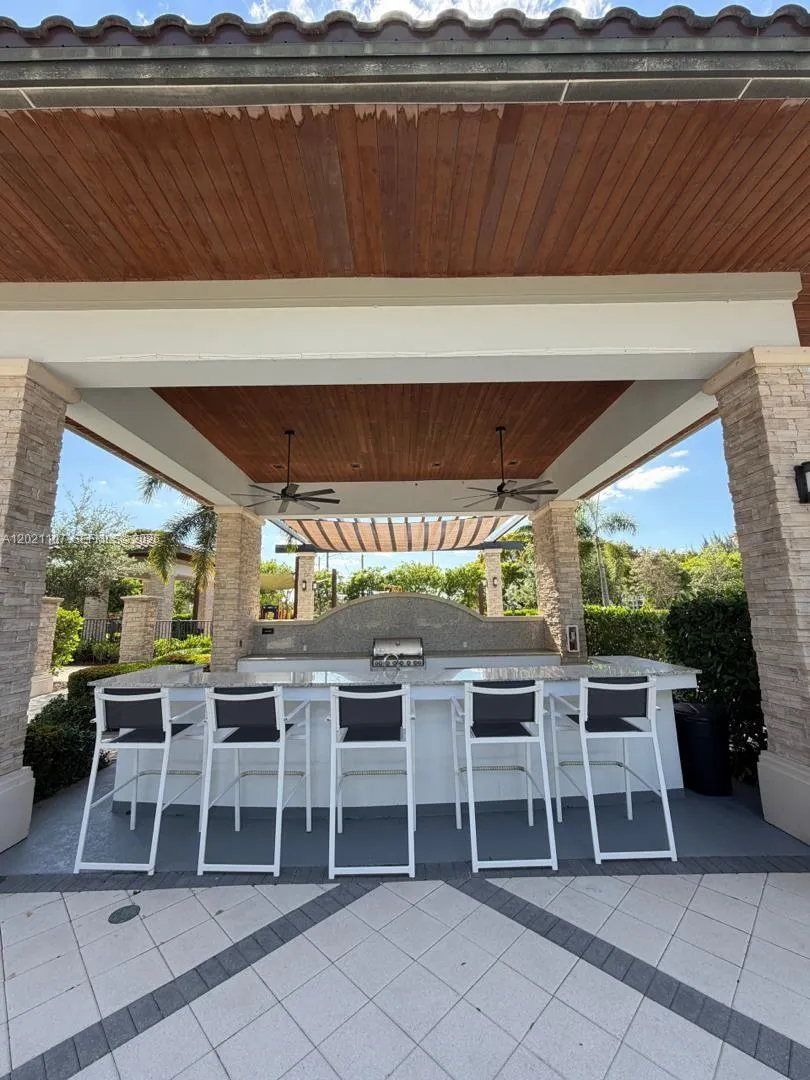 8610 NW 101st Pl Doral, FL 33178