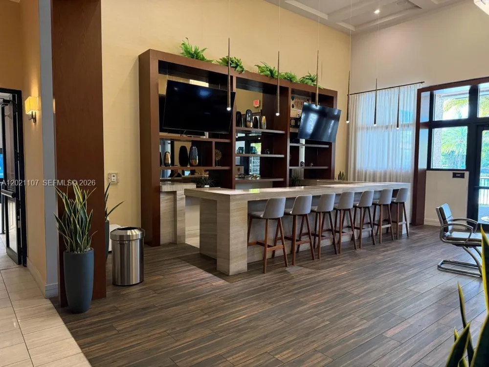 8610 NW 101st Pl Doral, FL 33178