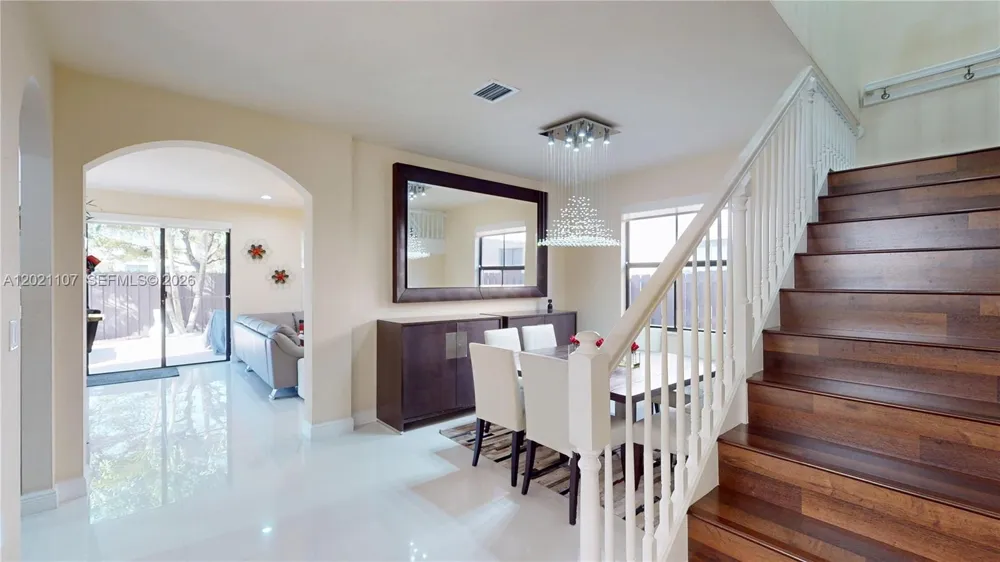 8610 NW 101st Pl Doral, FL 33178
