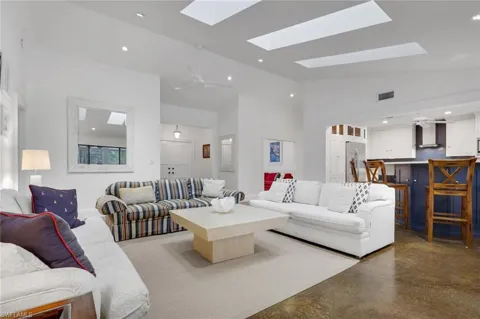 2293 Royal Lane