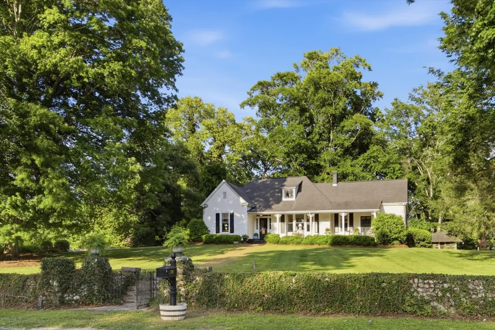 226 Lee Avenue Chickamauga, GA 30707