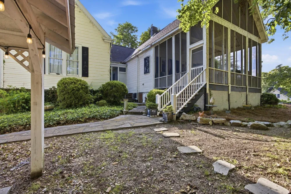 226 Lee Avenue Chickamauga, GA 30707