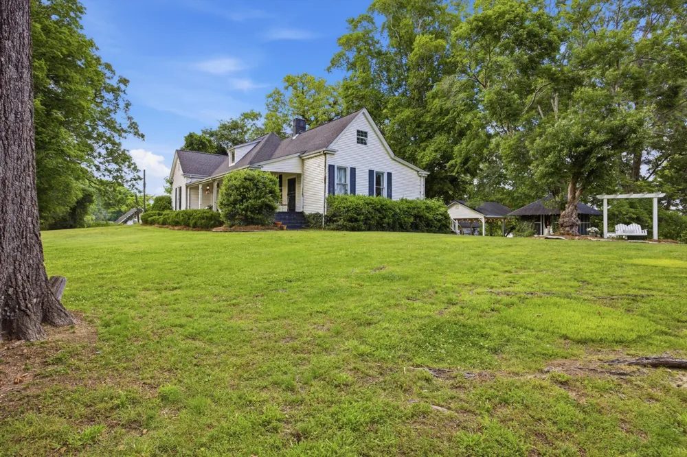 226 Lee Avenue Chickamauga, GA 30707